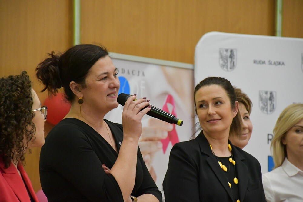 "Różowe Skrzyneczki" w rudzkich szkołach – walka z tabu menstruacyjnym