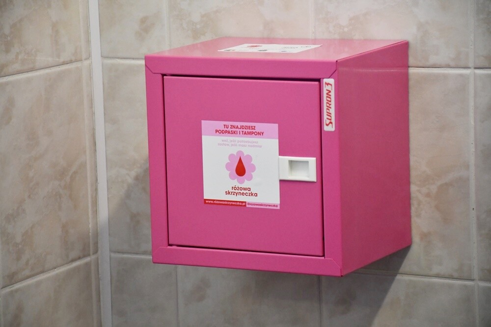 "Różowe Skrzyneczki" w rudzkich szkołach – walka z tabu menstruacyjnym