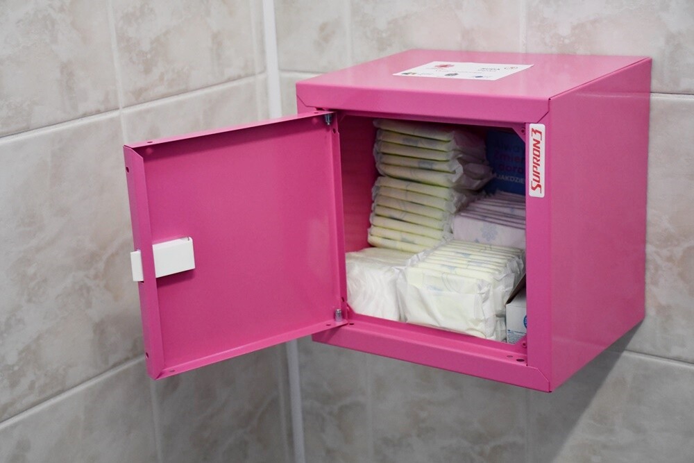 "Różowe Skrzyneczki" w rudzkich szkołach – walka z tabu menstruacyjnym
