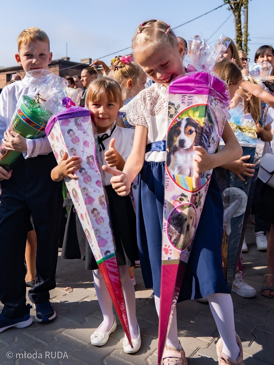 Rozpoczęcie roku szkolnego w Szkole Podstawowej nr 17. / fot. Młoda Ruda
