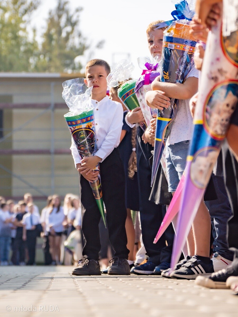 Rozpoczęcie roku szkolnego w Szkole Podstawowej nr 17. / fot. Młoda Ruda