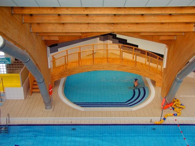 Ruda - basen kryty MOSiR -  ul. Chryzantem 10