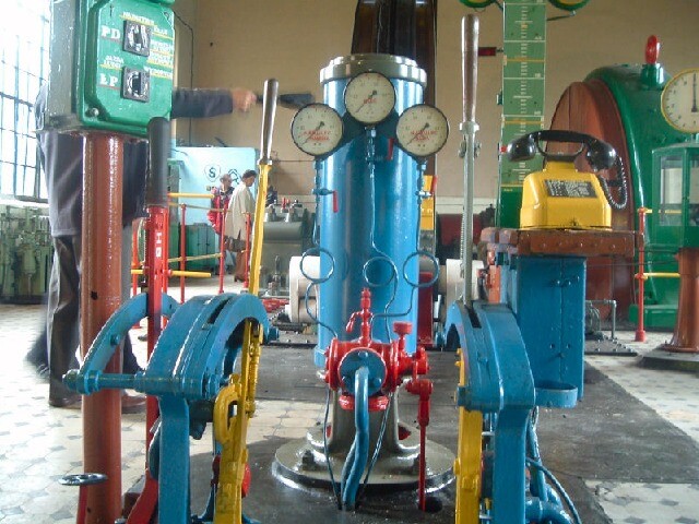 Ruda - Elektryczna maszyna wyciągowa z 1912 r. - ul. Szyb Walenty