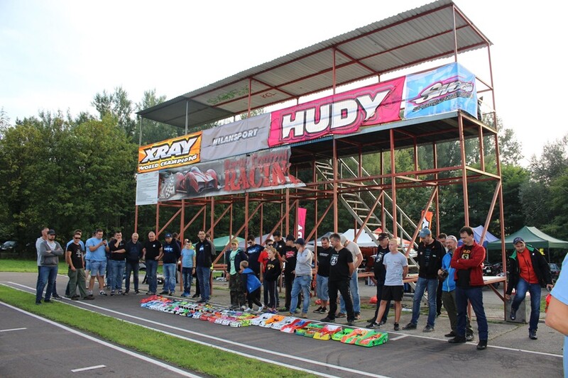 Ruda Śląska: Finały Mistrzostw Polski modeli samochodów zdalnie sterowanych ON-ROAD