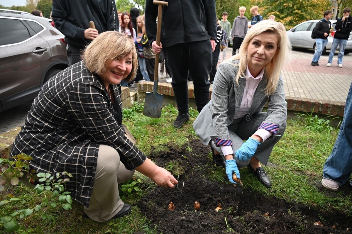 Rudzka akcja „Pola nadziei” i konferencja o godnym życiu i umieraniu. / FOT. UM Ruda Śląska / ZS nr 2