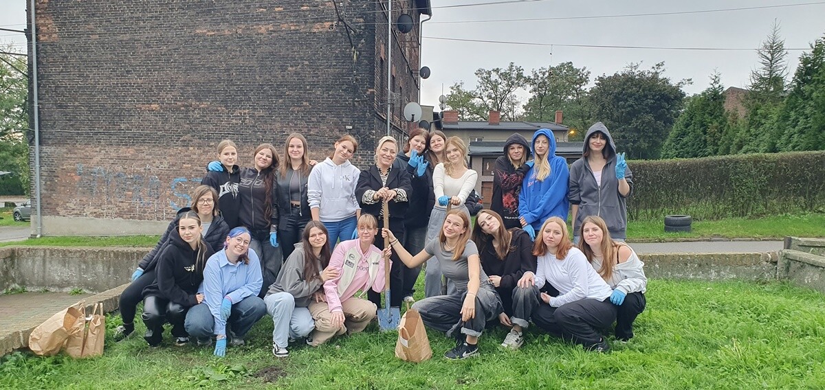 Rudzka akcja „Pola nadziei” i konferencja o godnym życiu i umieraniu. / FOT. UM Ruda Śląska / ZS nr 2