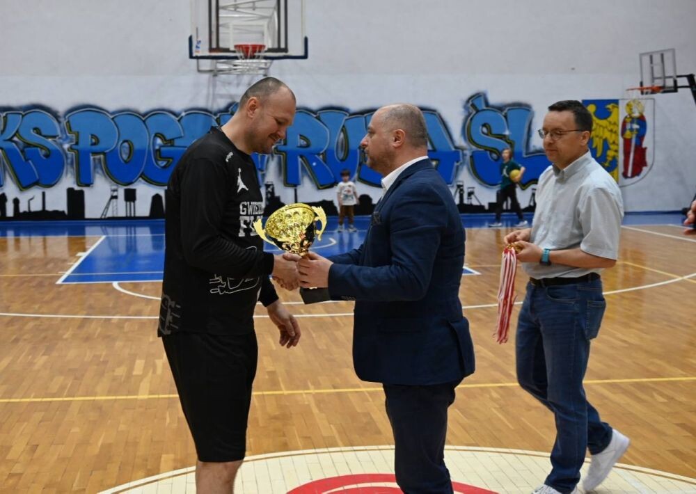 Kolejny sezon Rudzkiej Amatorskiej Ligi Koszykówki zakończony!/fot. FB Michał Pierończyk