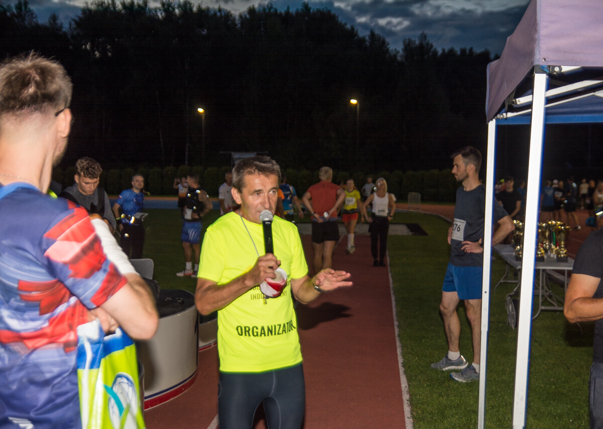 Za nami kolejna odsłona Rudzkiego Półmaratonu Industrialnego, setki uczestników pobiegło nocną porą przez nasze miasto. Byliśmy i my, mamy zdjęcia!