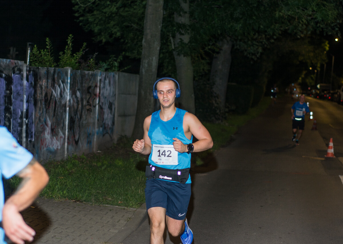 Za nami kolejna odsłona Rudzkiego Półmaratonu Industrialnego, setki uczestników pobiegło nocną porą przez nasze miasto. Byliśmy i my, mamy zdjęcia!