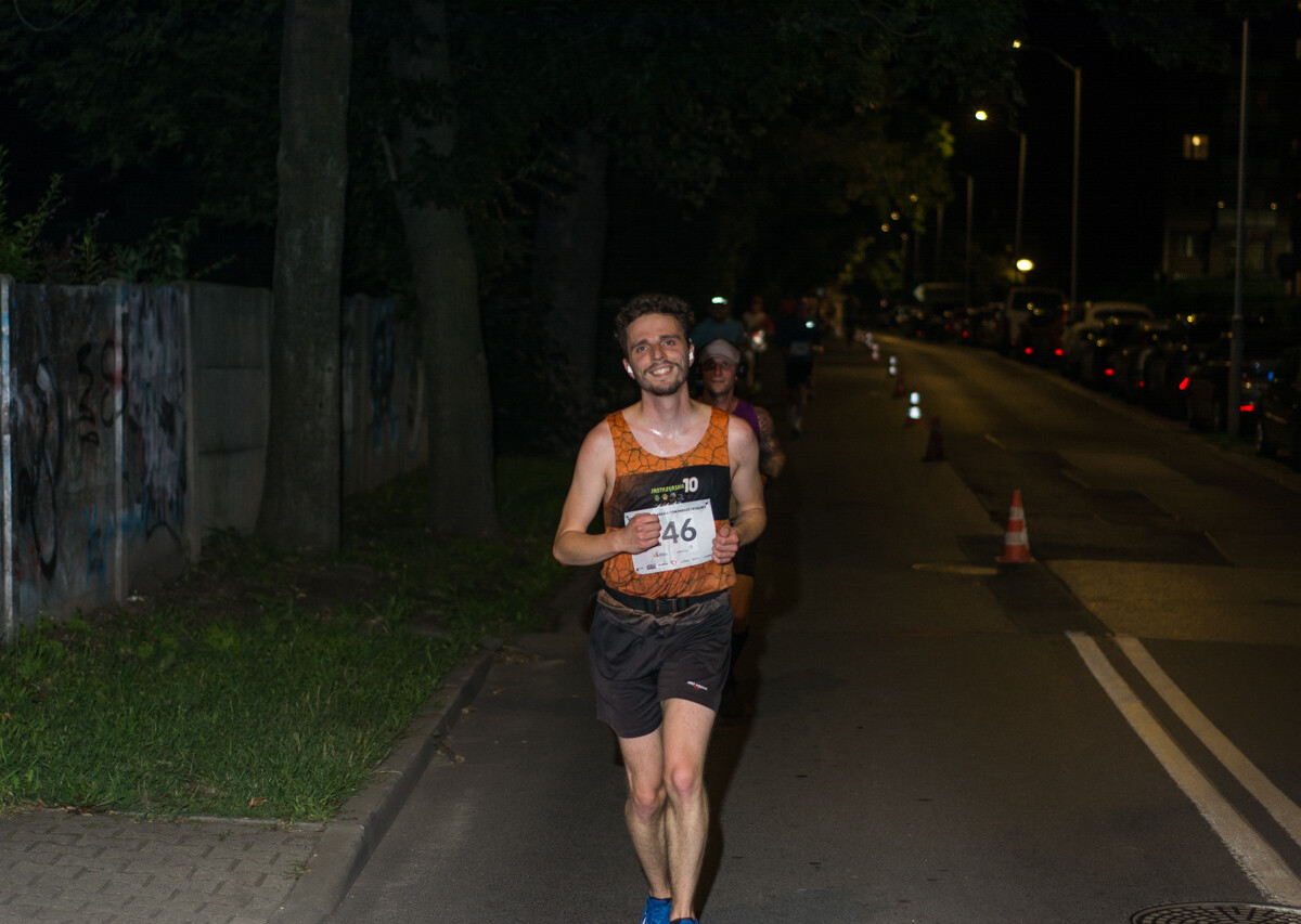 Za nami kolejna odsłona Rudzkiego Półmaratonu Industrialnego, setki uczestników pobiegło nocną porą przez nasze miasto. Byliśmy i my, mamy zdjęcia!