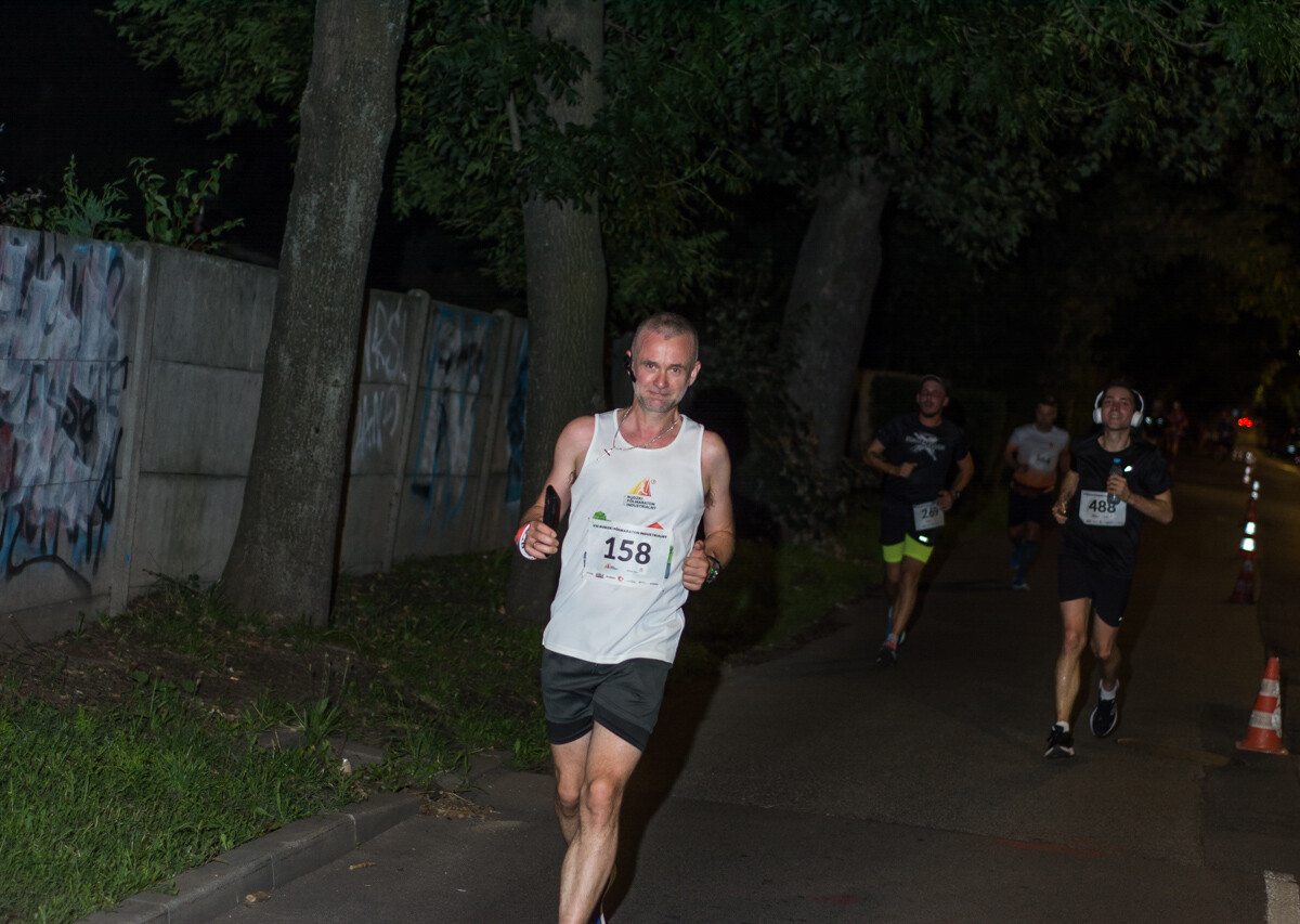 Za nami kolejna odsłona Rudzkiego Półmaratonu Industrialnego, setki uczestników pobiegło nocną porą przez nasze miasto. Byliśmy i my, mamy zdjęcia!