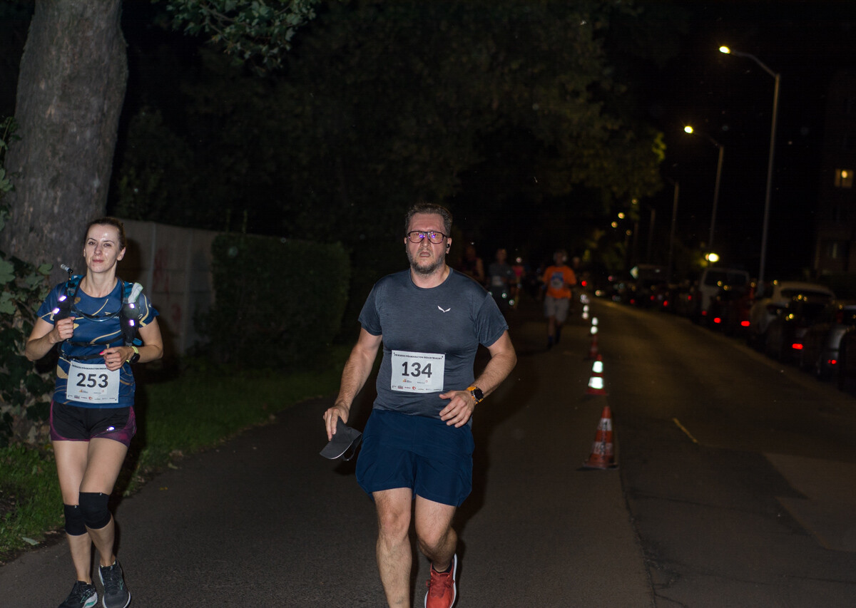 Za nami kolejna odsłona Rudzkiego Półmaratonu Industrialnego, setki uczestników pobiegło nocną porą przez nasze miasto. Byliśmy i my, mamy zdjęcia!