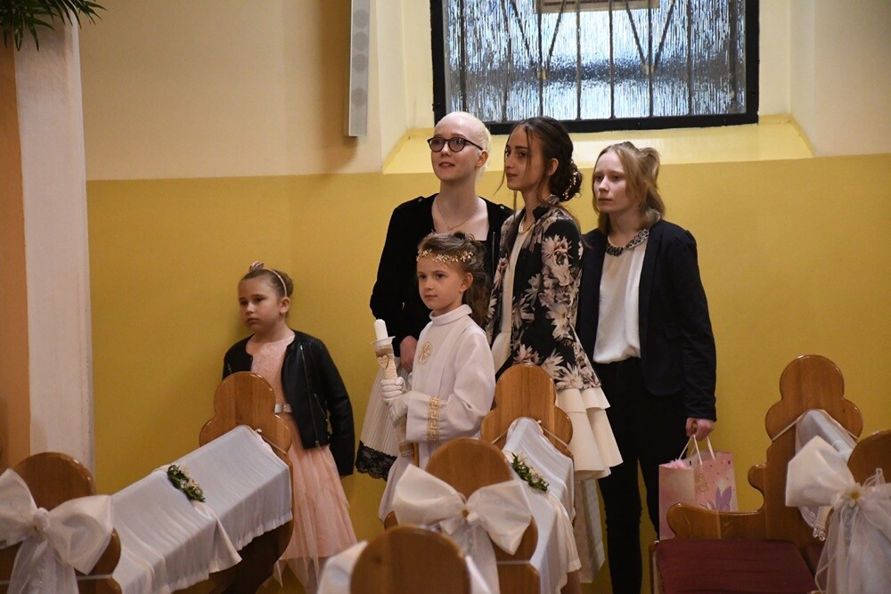 W wielu rudzkich parafiach dzieci przyjęły w niedzielę Pierwszą Komunię Świętą. To wyjątkowy dzień zarówno dla dzieci, jak i rodziców.