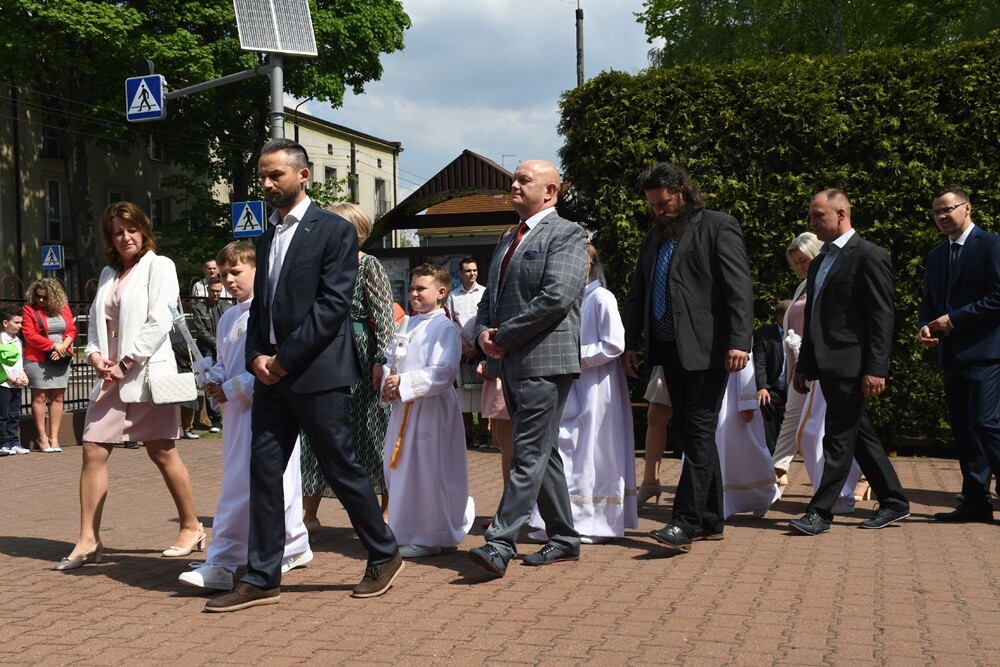 W wielu rudzkich parafiach dzieci przyjęły w niedzielę Pierwszą Komunię Świętą. To wyjątkowy dzień zarówno dla dzieci, jak i rodziców.
