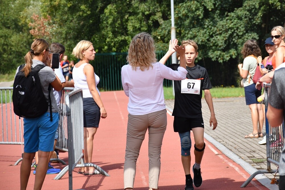 Sierpniowy "Bieg Wiewiórki" za nami. Biegacze i miłośnicy nordic walking po raz kolejny mieli okazję wziąć udział w tym popularnym biegu.

fot. Jacek Knapik