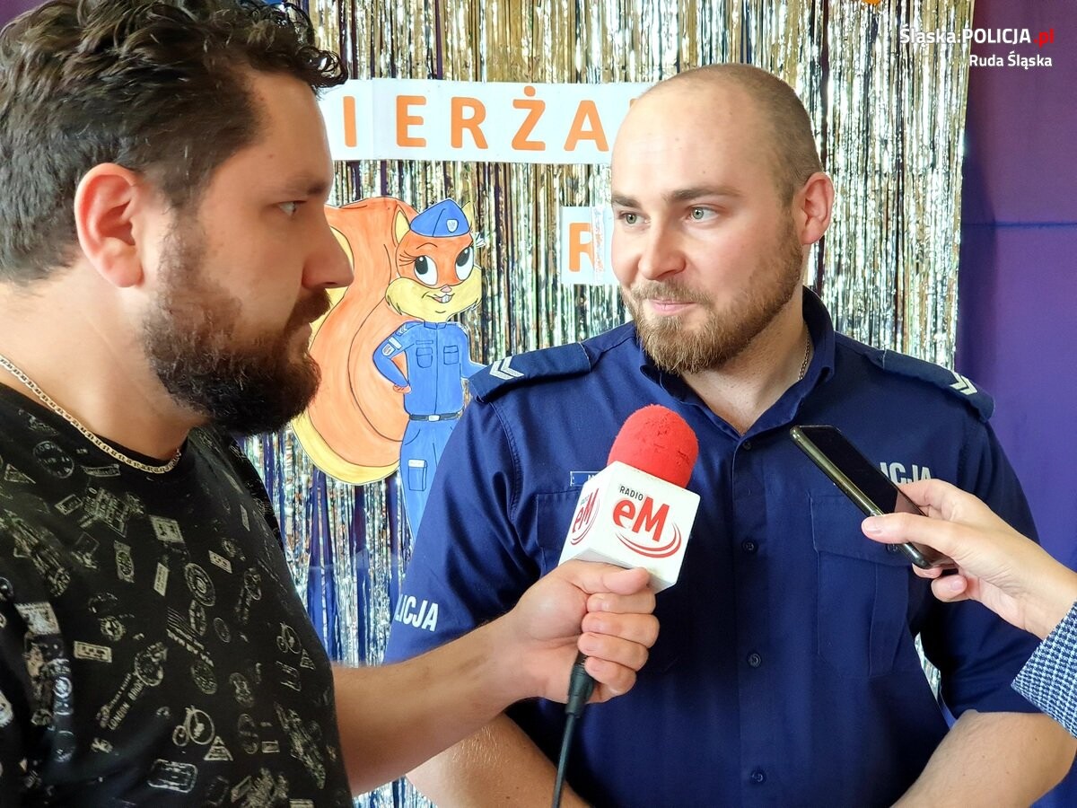 Od dzisiaj, choć symboliczną to jednak oficjalną służbę w Komendzie Miejskiej Policji w Rudzie Śląskiej pełni Sierżant Ruda / fot. KMP Ruda Śląska