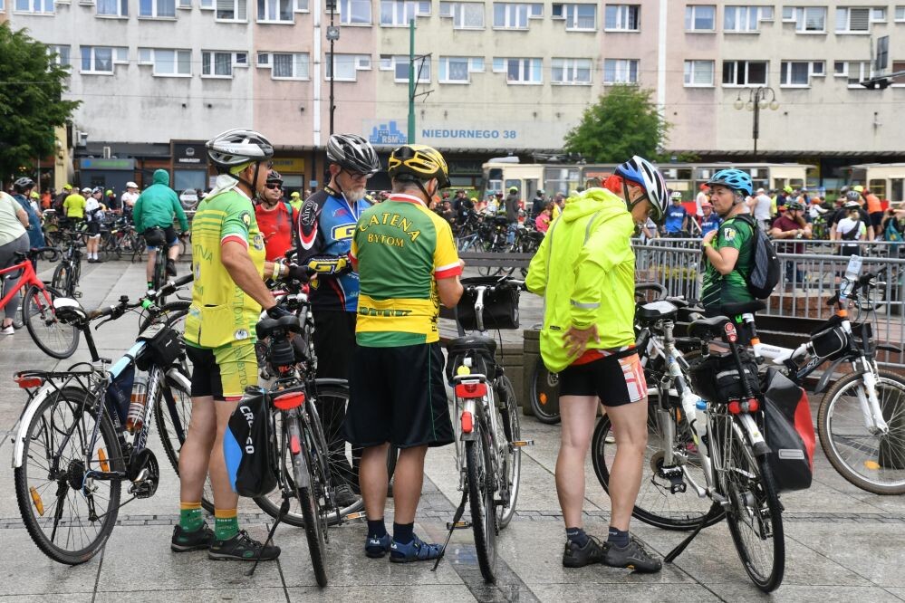 W niedzielę, 18 czerwca na placu Jana Pawła II w Rudzie Śląskiej roiło się od fanów dwóch kółek!/fot. Jacek Knapik