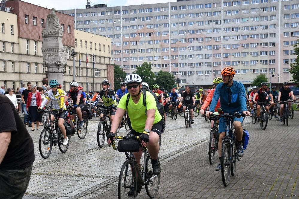 W niedzielę, 18 czerwca na placu Jana Pawła II w Rudzie Śląskiej roiło się od fanów dwóch kółek!/fot. Jacek Knapik