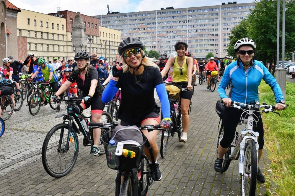 W niedzielę, 18 czerwca na placu Jana Pawła II w Rudzie Śląskiej roiło się od fanów dwóch kółek!/fot. Jacek Knapik