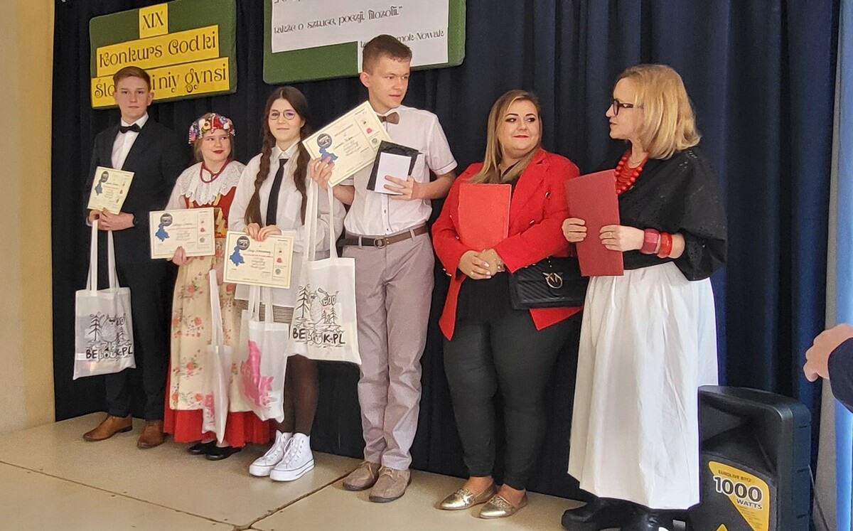 Już po raz 19. W Szkole Podstawowej nr 22 im. J. S. Dworaka odbył się Konkurs Godki "Ślonzoki niy gynsi". / fot. UM Ruda Śląska / SP 22