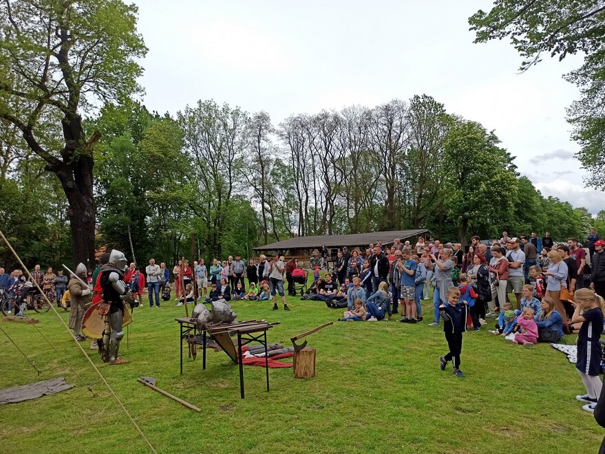 Ruda Śląska: Za nami kolejna plenerowa impreza Fundacji Zamku Chudów przy ruinach zamku rudzkiego i domu Karola Goduli/ fot. M. Majeranek