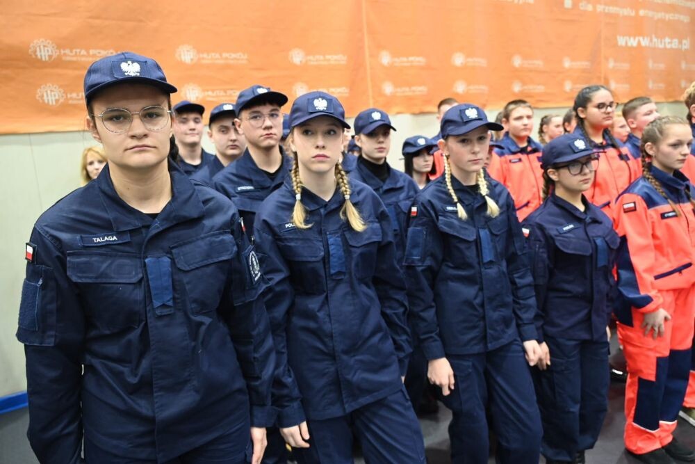 Ślubowanie klas pierwszych mundurowych/fot. FB Michał Pierończyk