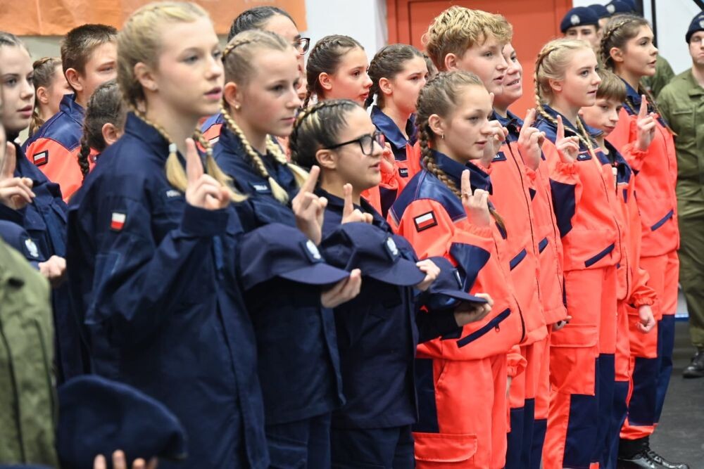 Ślubowanie klas pierwszych mundurowych/fot. FB Michał Pierończyk