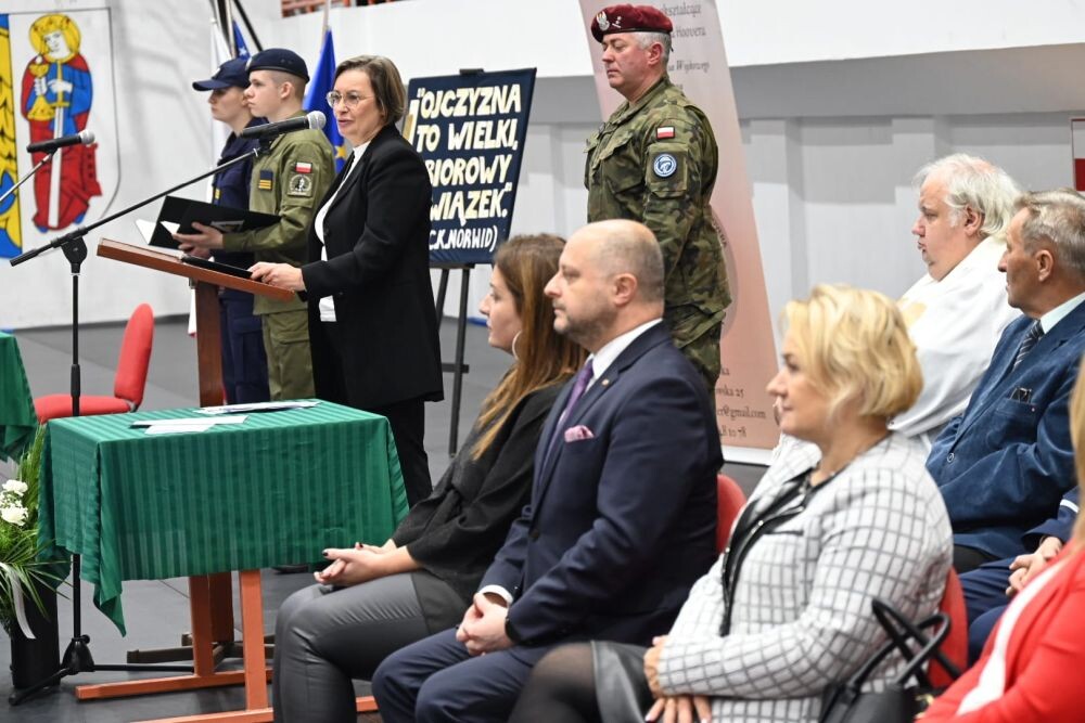 Ślubowanie klas pierwszych mundurowych/fot. FB Michał Pierończyk