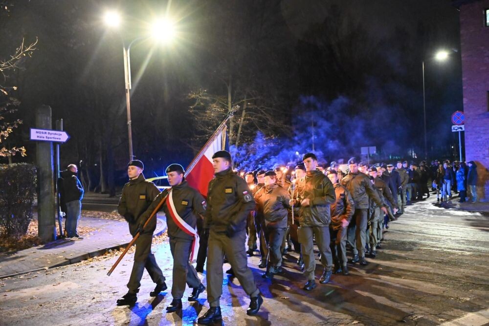 Ślubowanie klas pierwszych mundurowych/fot. FB Michał Pierończyk