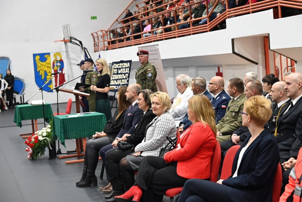 Ślubowanie klas pierwszych mundurowych/fot. FB Michał Pierończyk