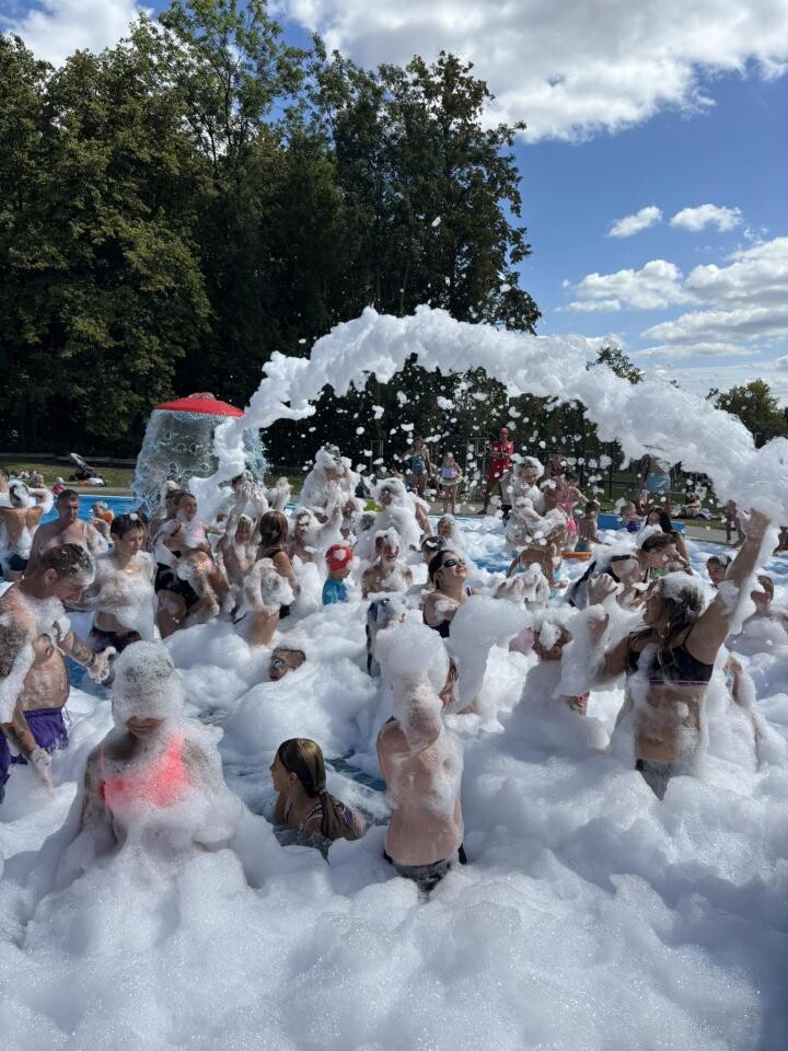 Splash Party na "Skałce" przyciągnęło tłumy i wywołało mnóstwo radości! [ZDJĘCIA] / fot. OSiR Skałka FB