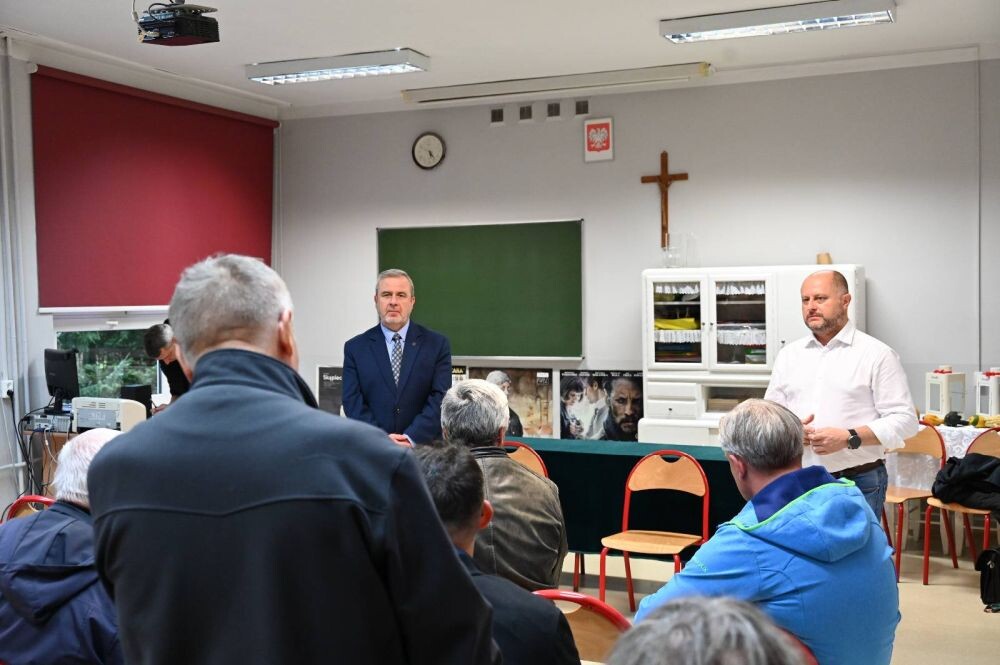 Ostatni spacer ulicami dzielnic za nami – władze miasta odwiedziły Wirek i Czarny Las/fot. FB Michał Pierończyk