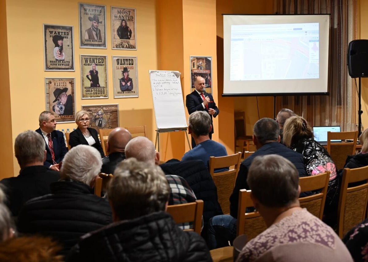 W Nowym Bytomiu odbyło się kolejne prezydenckie spotkanie, które zgromadziło mieszkańców różnych części dzielnic, w tym ulic Szafranka, Styczyńskiego i Nowobytomskiej w Chebziu / fot. Michał Pierończyk FB