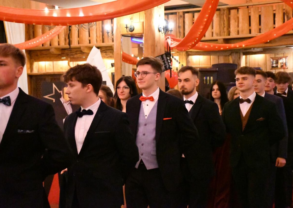 Wczorajsza studniówka uczniów Zespołu Szkół Nr 6 w Rudzie Śląskiej była wyjątkowym wydarzeniem, które na długo pozostanie w pamięci wszystkich jej uczestników / fot. Jacek Knapik