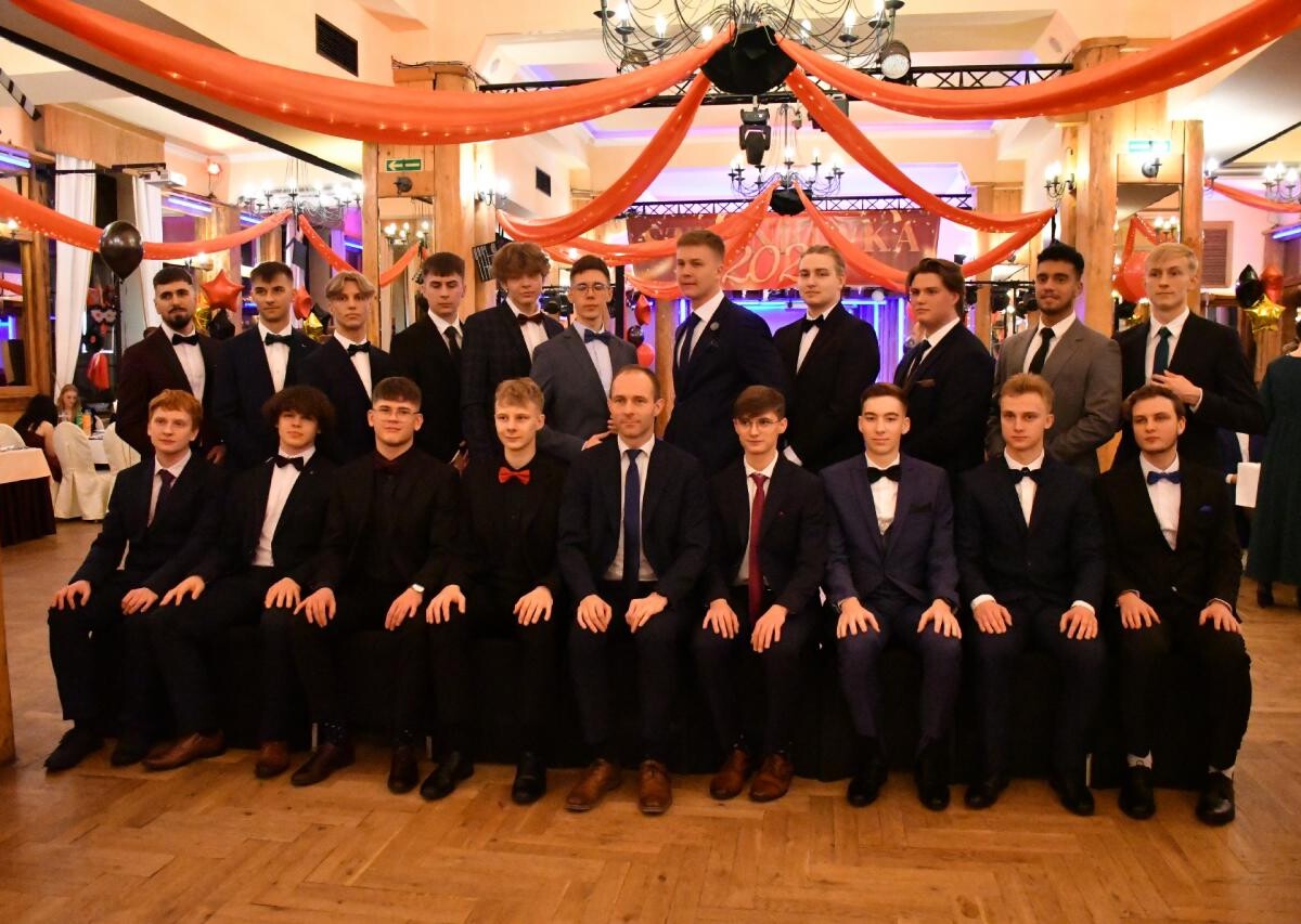 Wczorajsza studniówka uczniów Zespołu Szkół Nr 6 w Rudzie Śląskiej była wyjątkowym wydarzeniem, które na długo pozostanie w pamięci wszystkich jej uczestników / fot. Jacek Knapik