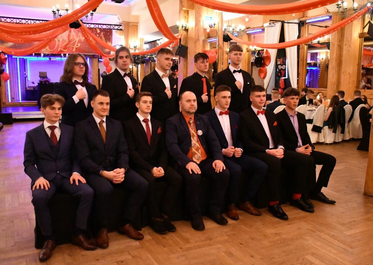 Wczorajsza studniówka uczniów Zespołu Szkół Nr 6 w Rudzie Śląskiej była wyjątkowym wydarzeniem, które na długo pozostanie w pamięci wszystkich jej uczestników / fot. Jacek Knapik