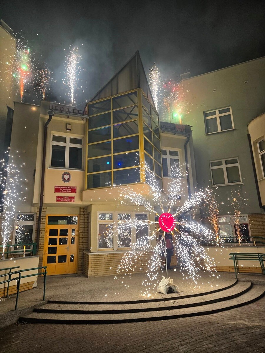 Światełko do Nieba w Rudzie Śląskiej – finał pełen emocji i nadziei. / fot. Marek Faber i FB 3 LO