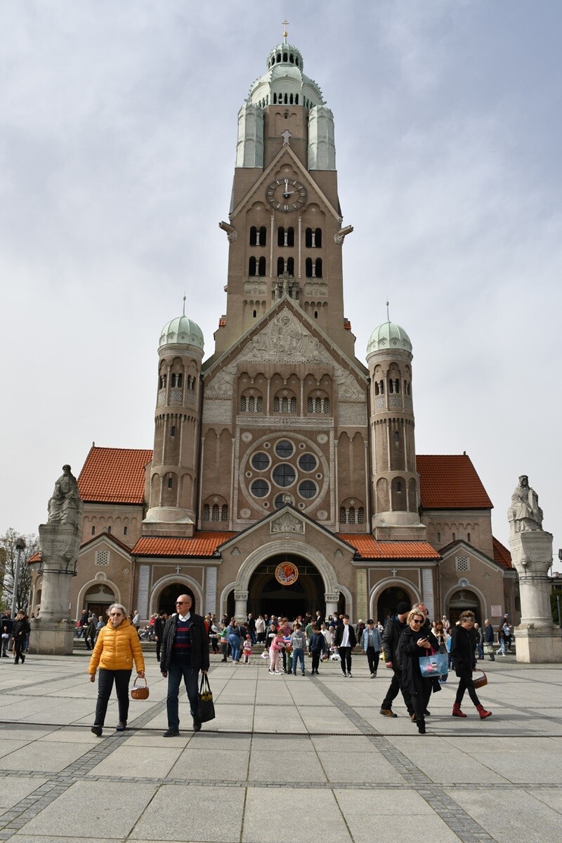 Rudzianie ze święconką odwiedzili kościoły. / fot. Jacek Knapik