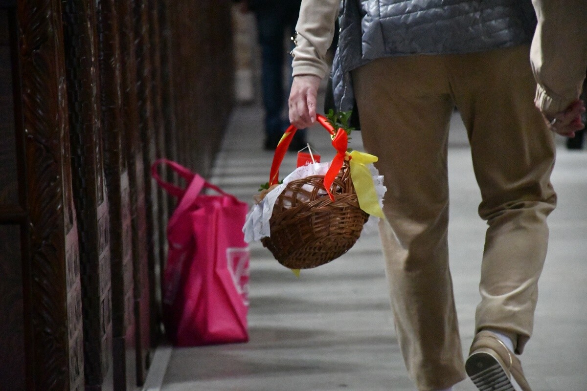 Rudzianie ze święconką odwiedzili kościoły. / fot. Jacek Knapik