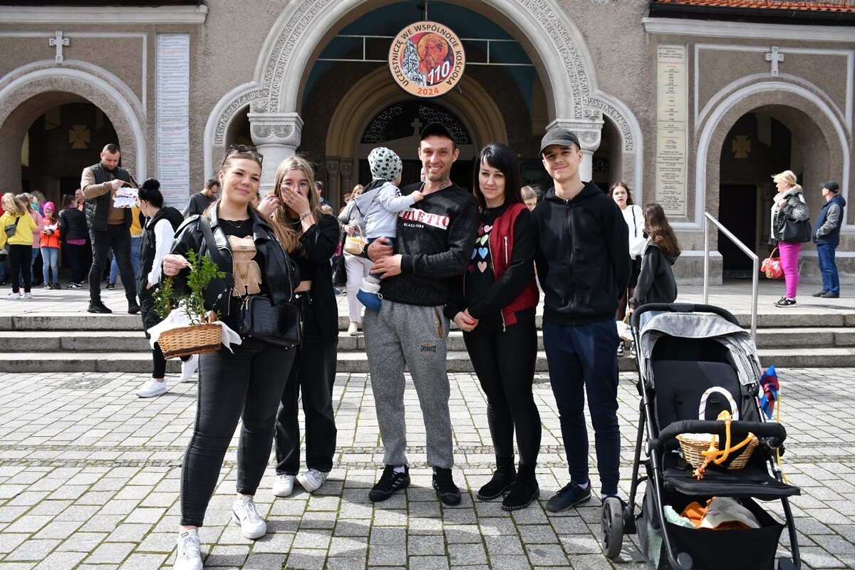 Rudzianie ze święconką odwiedzili kościoły. / fot. Jacek Knapik