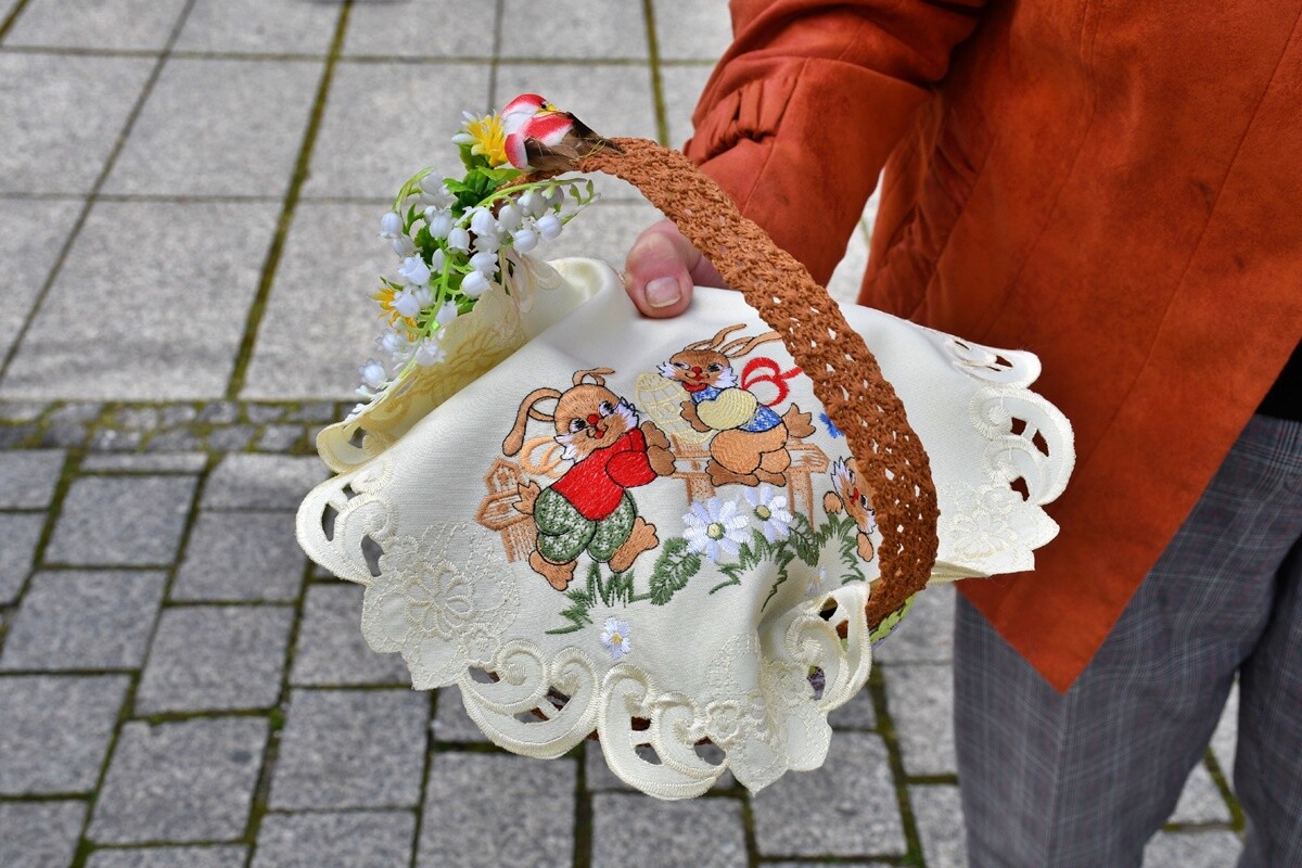 Rudzianie ze święconką odwiedzili kościoły. / fot. Jacek Knapik