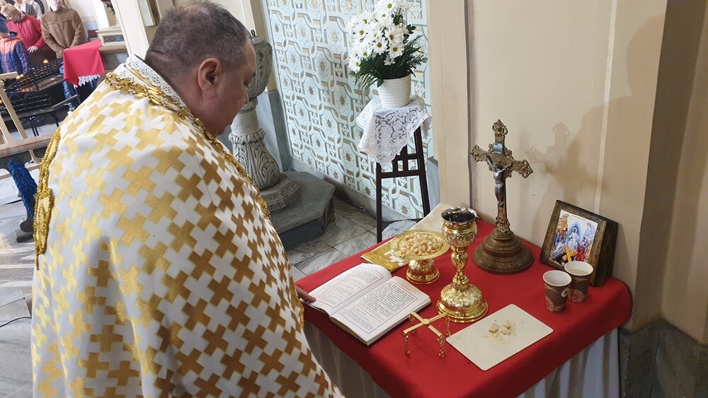 W niedzielę wierni obrządków wschodnich - prawosławni i grekokatolicy - obchodzili Wielkanoc. W Rudzie Śląskiej w tym roku świętowało ją wyjątkowo dużo osób. Dlatego w salkach kościoła pw. Trójcy Przenajświętszej zorganizowano świąteczne śniadanie dla Ukraińców.

fot. Parafia pw. Trójcy Przenajświętszej