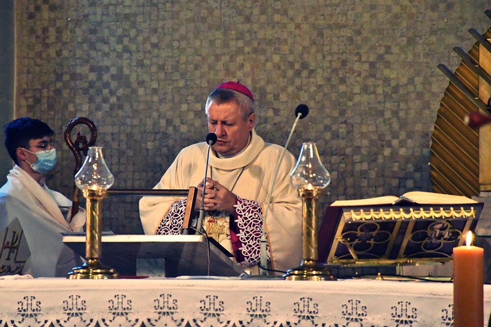 Rudzcy rzemieślnicy z 63 zakładów zrzeszonych w Cechu Rzemiosł i Przedsiębiorczości w Rudzie Śląskiej obchodzili wczoraj święto swoich patronów - św. Józefa i św. Klemensa oraz 63-lecie istnienia organizacji.

fot. Jacek Knapik