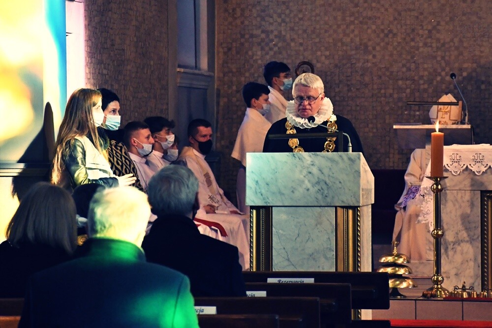Rudzcy rzemieślnicy z 63 zakładów zrzeszonych w Cechu Rzemiosł i Przedsiębiorczości w Rudzie Śląskiej obchodzili wczoraj święto swoich patronów - św. Józefa i św. Klemensa oraz 63-lecie istnienia organizacji.

fot. Jacek Knapik