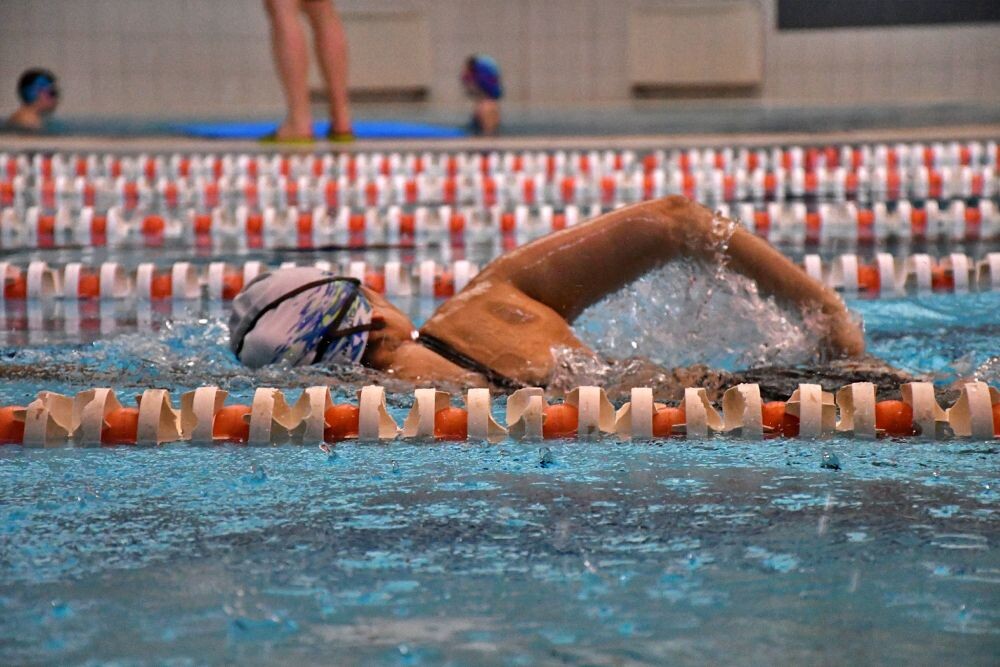 Sztafeta pływacka WOŚP. / fot. Jacek Knapik