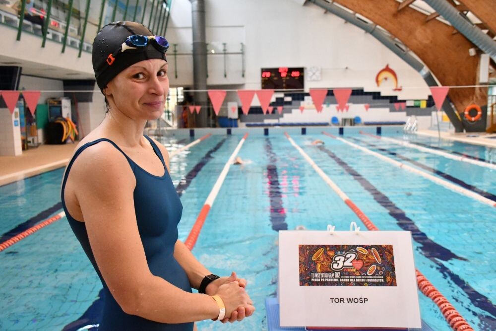 Sztafeta pływacka WOŚP. / fot. Jacek Knapik