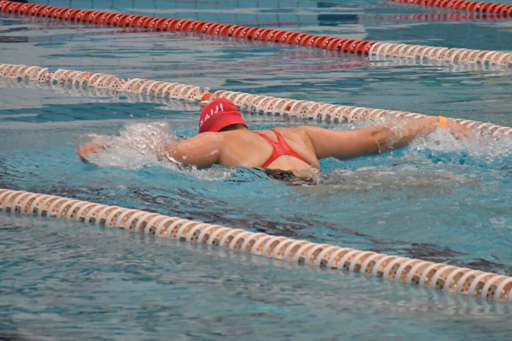 Sztafeta pływacka WOŚP. / fot. Jacek Knapik