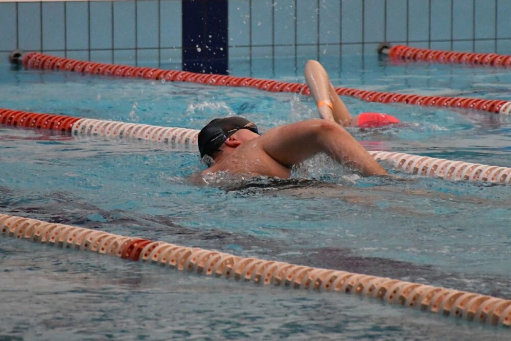 Sztafeta pływacka WOŚP. / fot. Jacek Knapik