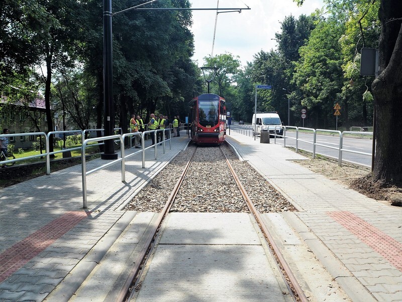 Modernizacja torowiska tramwajowego w Rudzie Sląskiej-Goduli zakończona, a tramwaj wraca na tory! Jak zapowiada spółka Tramwaje Śląskie, od 1 września w Goduli będzie kursowała linia T-39.