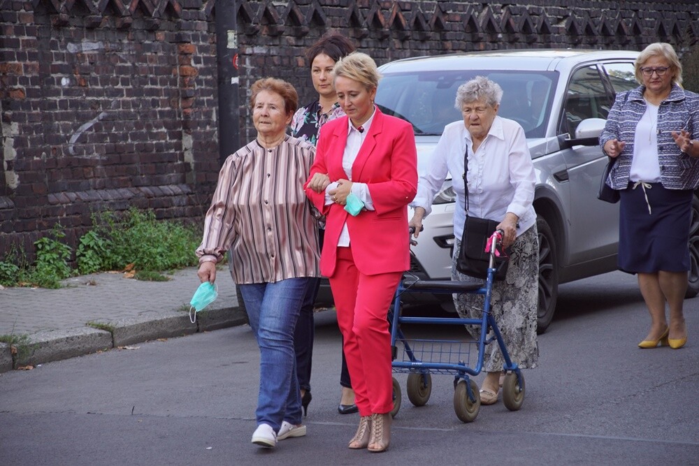 XVII Tydzień Godności Osób z Niepełnosprawnością rozpoczęty! Dzisiaj niepełnosprawni mieszkańcy Rudy Śląskiej otrzymali symboliczny klucz do bram miasta. Tegoroczne obchody święta niepełnosprawnych połączone zostały z jubileuszem 35-lecia działalności DPS "Senior".